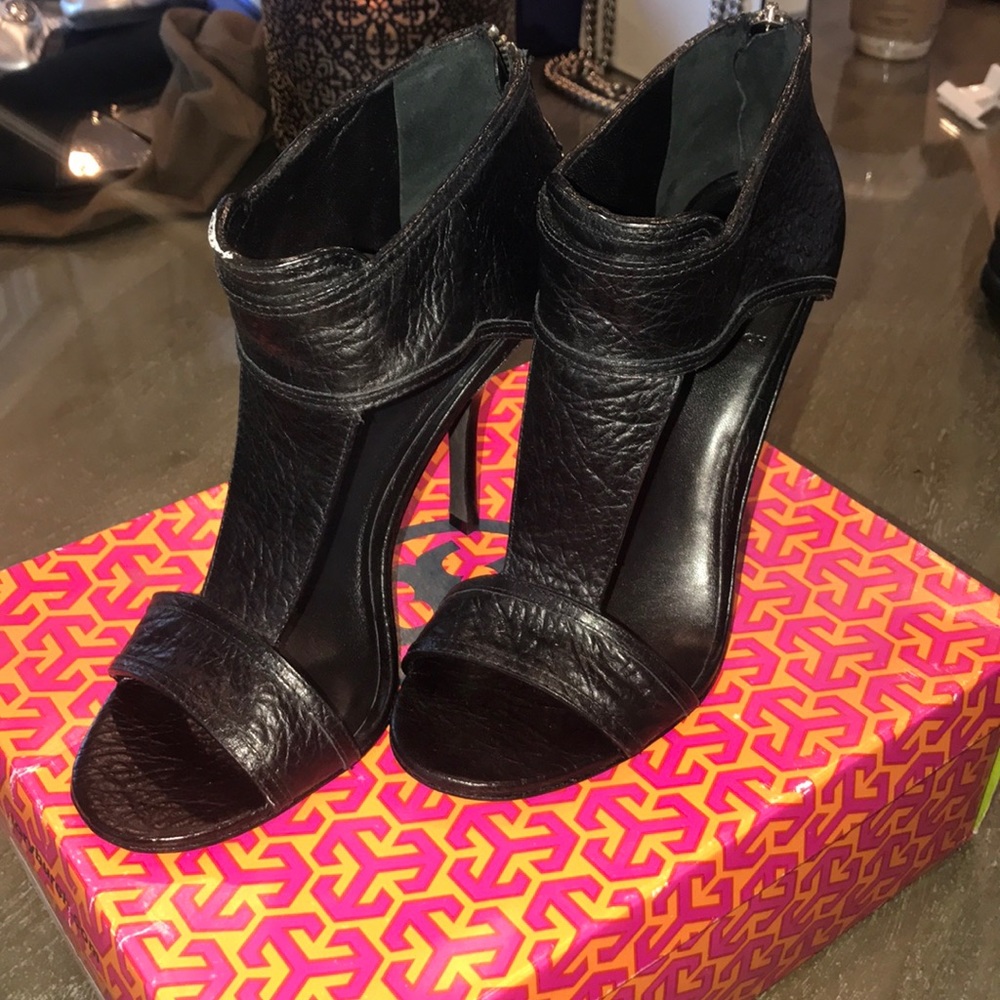 Black Tory Burch heels